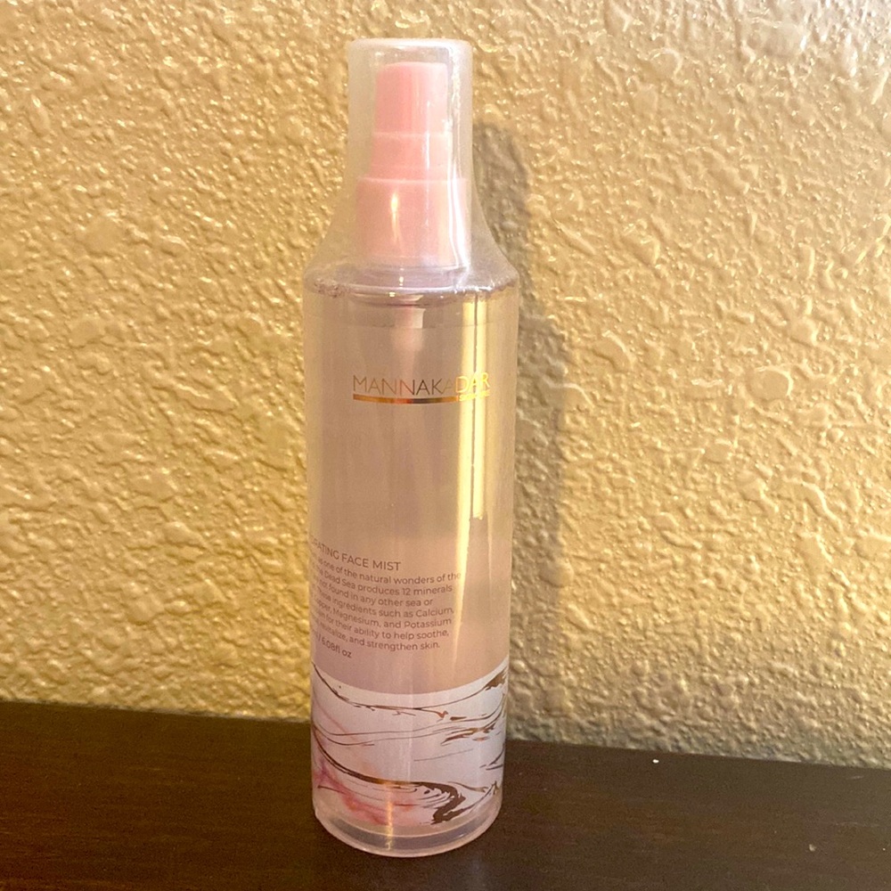 Manakadar hydrating face mist
